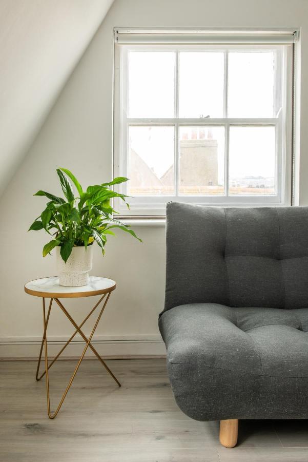 Apartment One-bedroom, 99 Steps To The Sea