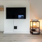 Central One-Bedroom, 99 Steps To The Sea